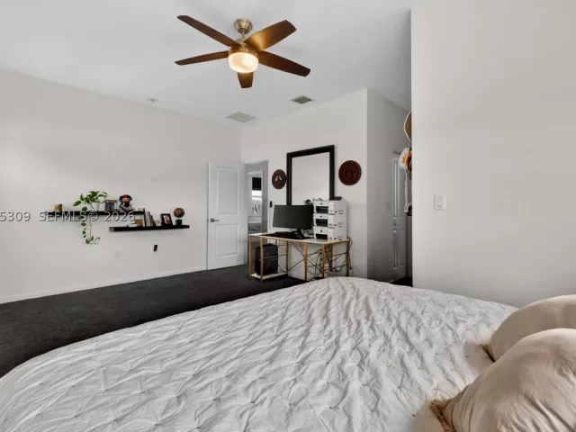 4-bedroom home for rent in Homestead - 27884 SW 133rd Path 27884 - MondialRealty