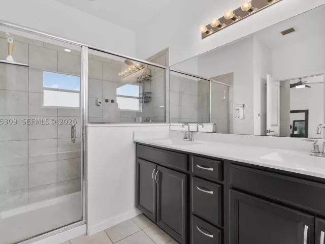 4-bedroom home for rent in Homestead - 27884 SW 133rd Path 27884 - MondialRealty