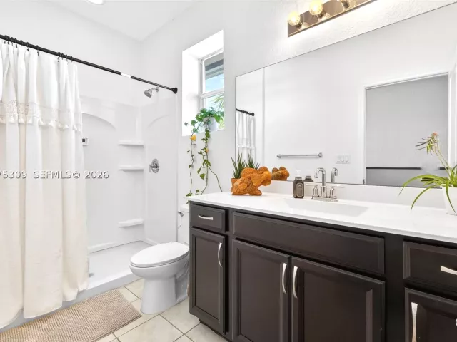 4-bedroom home for rent in Homestead - 27884 SW 133rd Path 27884 - MondialRealty