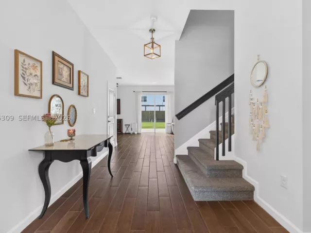 4-bedroom home for rent in Homestead - 27884 SW 133rd Path 27884 - MondialRealty