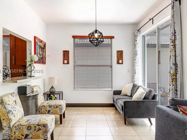 3-bedroom home for rent in Miami - 16082 SW 68th Ter 0 - MondialRealty