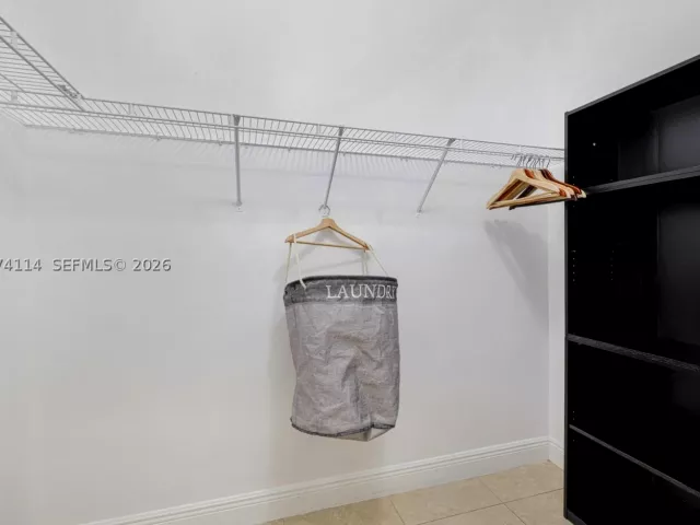 3-bedroom home for rent in Miami - 16082 SW 68th Ter 0 - MondialRealty