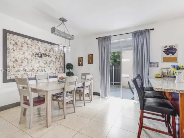 3-bedroom home for rent in Miami - 16082 SW 68th Ter 0 - MondialRealty