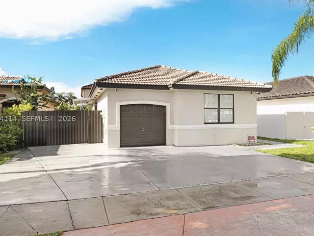 3-bedroom home for rent in Miami - 16082 SW 68th Ter 0 - MondialRealty