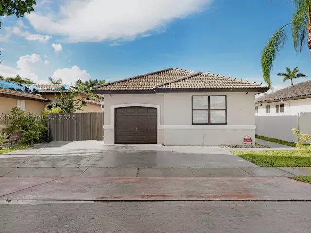 3-bedroom home for rent in Miami - 16082 SW 68th Ter 0 - MondialRealty