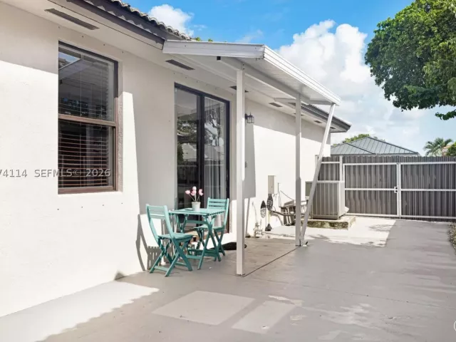 3-bedroom home for rent in Miami - 16082 SW 68th Ter 0 - MondialRealty