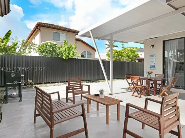 3-bedroom home for rent in Miami - 16082 SW 68th Ter 0 - MondialRealty