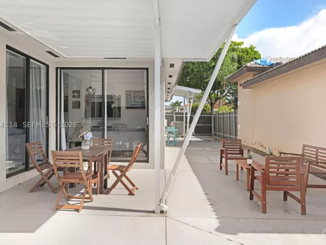 3-bedroom home for rent in Miami - 16082 SW 68th Ter 0 - MondialRealty