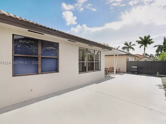 3-bedroom home for rent in Miami - 16082 SW 68th Ter 0 - MondialRealty