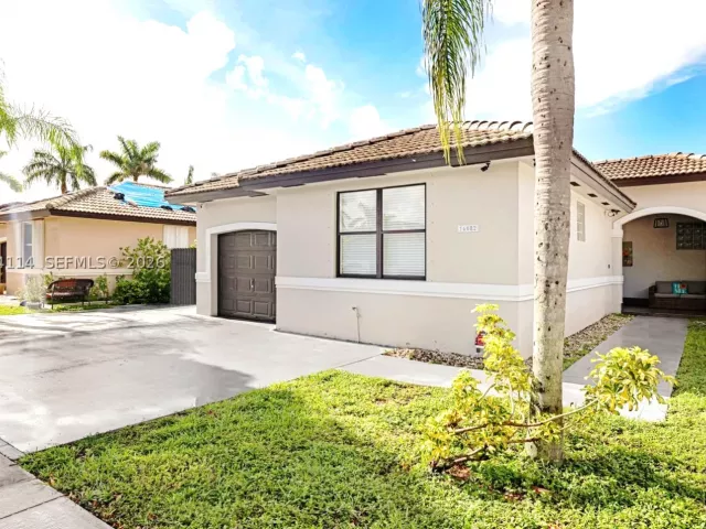 3-bedroom home for rent in Miami - 16082 SW 68th Ter 0 - MondialRealty