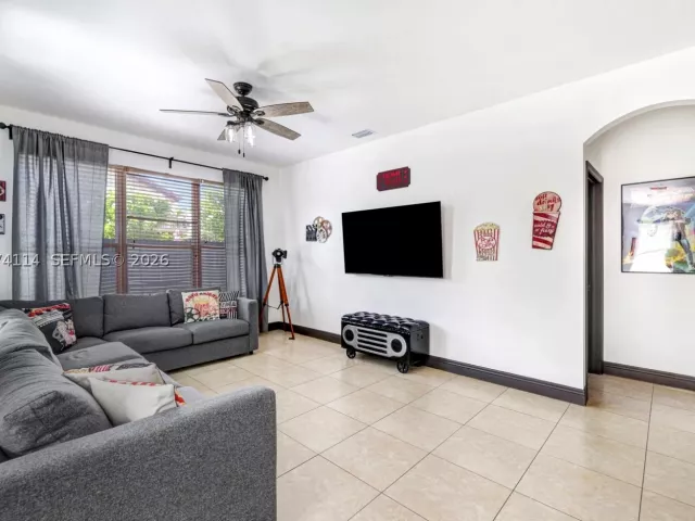 3-bedroom home for rent in Miami - 16082 SW 68th Ter 0 - MondialRealty