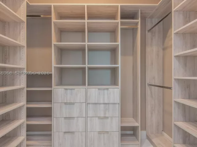 2-bedroom condo for rent in Miami - 1080 Brickell Ave 4201 - MondialRealty