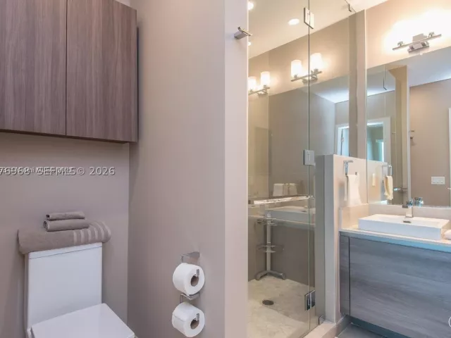 2-bedroom condo for rent in Miami - 1080 Brickell Ave 4201 - MondialRealty