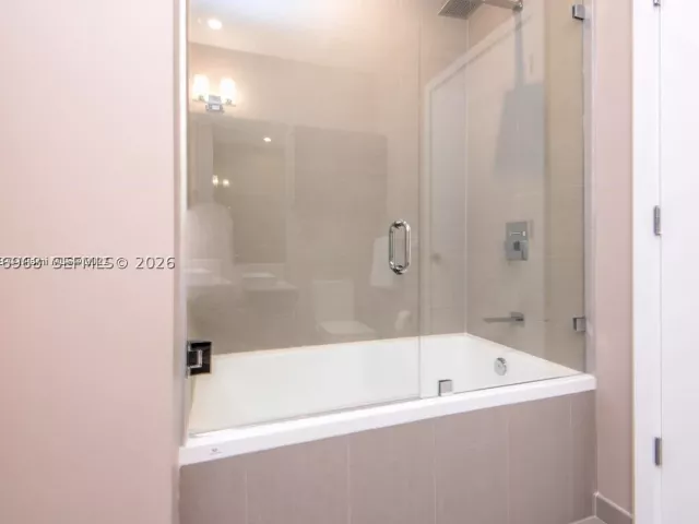 2-bedroom condo for rent in Miami - 1080 Brickell Ave 4201 - MondialRealty