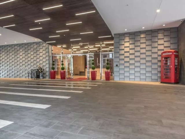 2-bedroom condo for rent in Miami - 1080 Brickell Ave 4201 - MondialRealty