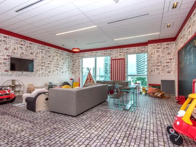 2-bedroom condo for rent in Miami - 1080 Brickell Ave 4201 - MondialRealty