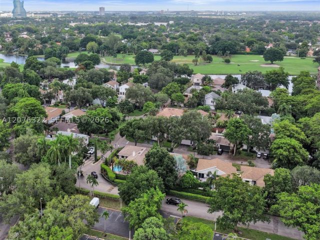 3-bedroom home for sale in Hollywood - 18 Boxwood Rd - MondialRealty