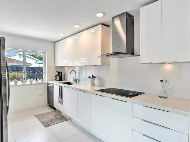 3-bedroom home for sale in Hollywood - 18 Boxwood Rd - MondialRealty