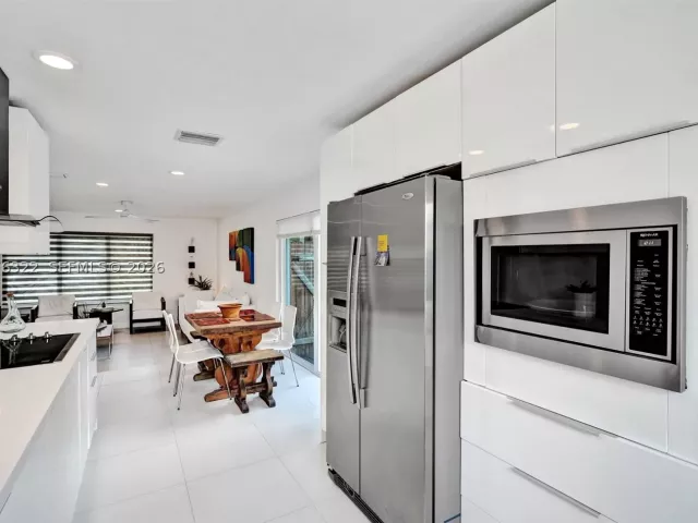 3-bedroom home for sale in Hollywood - 18 Boxwood Rd - MondialRealty