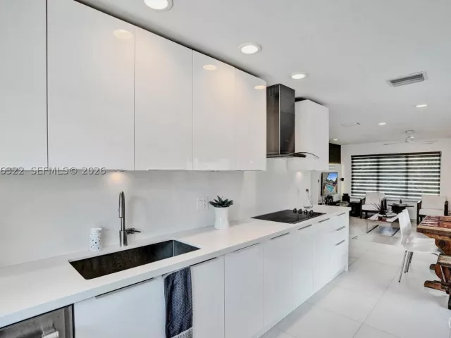 3-bedroom home for sale in Hollywood - 18 Boxwood Rd - MondialRealty