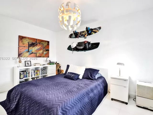 3-bedroom home for sale in Hollywood - 18 Boxwood Rd - MondialRealty