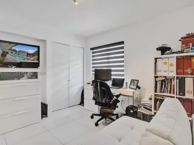 3-bedroom home for sale in Hollywood - 18 Boxwood Rd - MondialRealty