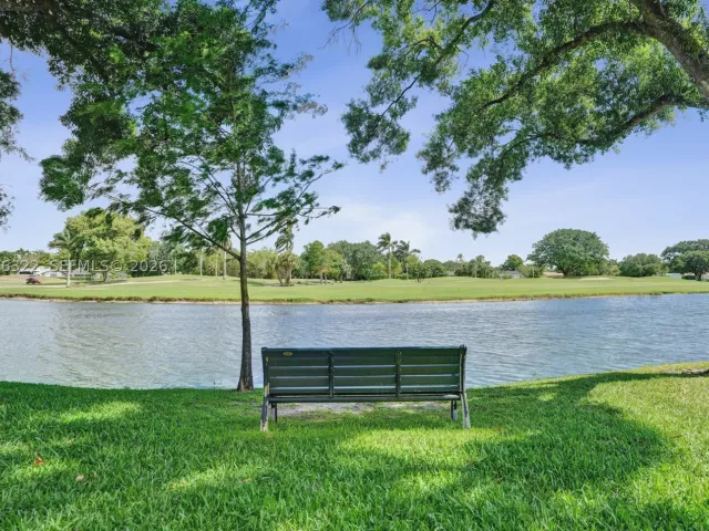 3-bedroom home for sale in Hollywood - 18 Boxwood Rd - MondialRealty
