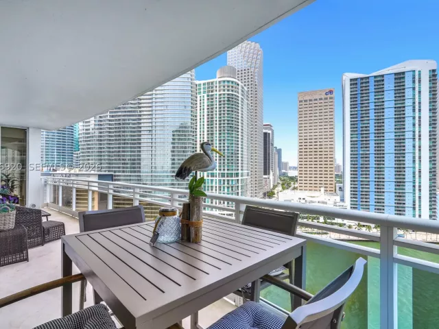 2-bedroom condo for sale in Miami - 901 Brickell Key Blvd 1807 - MondialRealty