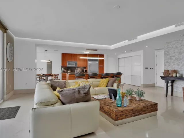 2-bedroom condo for sale in Miami - 901 Brickell Key Blvd 1807 - MondialRealty
