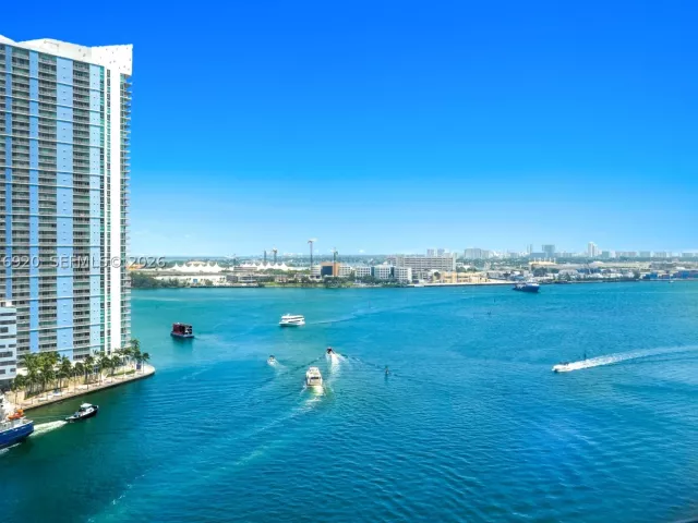 2-bedroom condo for sale in Miami - 901 Brickell Key Blvd 1807 - MondialRealty
