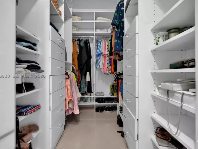 2-bedroom condo for sale in Miami - 901 Brickell Key Blvd 1807 - MondialRealty