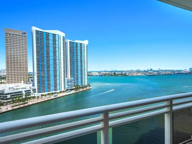 2-bedroom condo for sale in Miami - 901 Brickell Key Blvd 1807 - MondialRealty