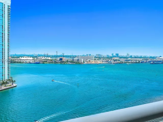 2-bedroom condo for sale in Miami - 901 Brickell Key Blvd 1807 - MondialRealty