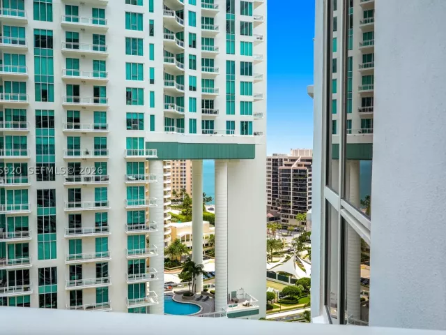 2-bedroom condo for sale in Miami - 901 Brickell Key Blvd 1807 - MondialRealty