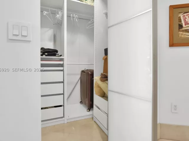 2-bedroom condo for sale in Miami - 901 Brickell Key Blvd 1807 - MondialRealty
