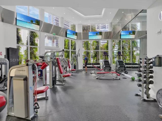 2-bedroom condo for sale in Miami - 901 Brickell Key Blvd 1807 - MondialRealty