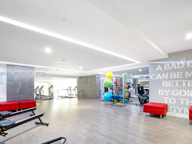 2-bedroom condo for sale in Miami - 901 Brickell Key Blvd 1807 - MondialRealty
