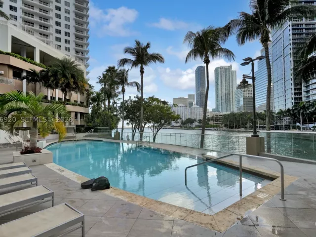 2-bedroom condo for sale in Miami - 901 Brickell Key Blvd 1807 - MondialRealty