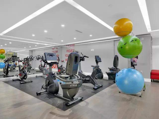 2-bedroom condo for sale in Miami - 901 Brickell Key Blvd 1807 - MondialRealty