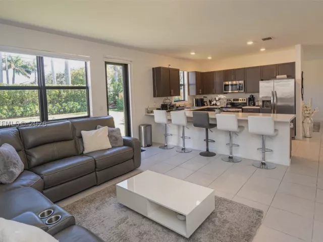 4-bedroom home for rent in Homestead - 139 NE 27th Ter - MondialRealty