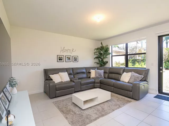 4-bedroom home for rent in Homestead - 139 NE 27th Ter - MondialRealty