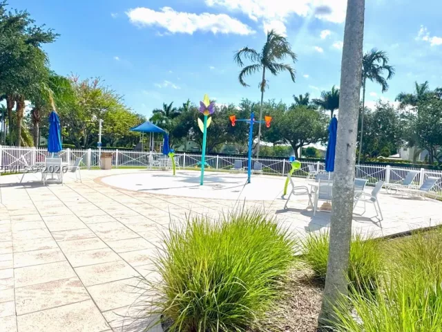 4-bedroom home for rent in Homestead - 139 NE 27th Ter - MondialRealty