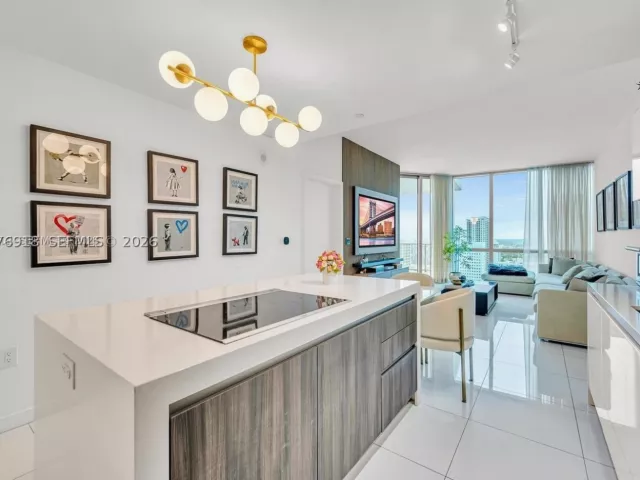 2-bedroom condo for rent in Miami - 851 NE 1st Ave 2408 - MondialRealty