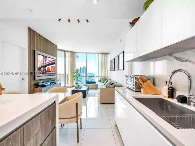 2-bedroom condo for rent in Miami - 851 NE 1st Ave 2408 - MondialRealty