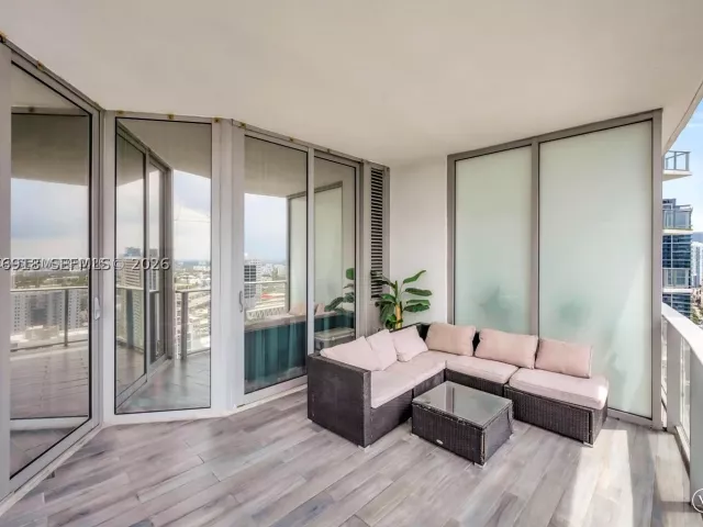 2-bedroom condo for rent in Miami - 851 NE 1st Ave 2408 - MondialRealty