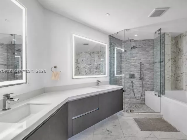 2-bedroom condo for rent in Miami - 851 NE 1st Ave 2408 - MondialRealty