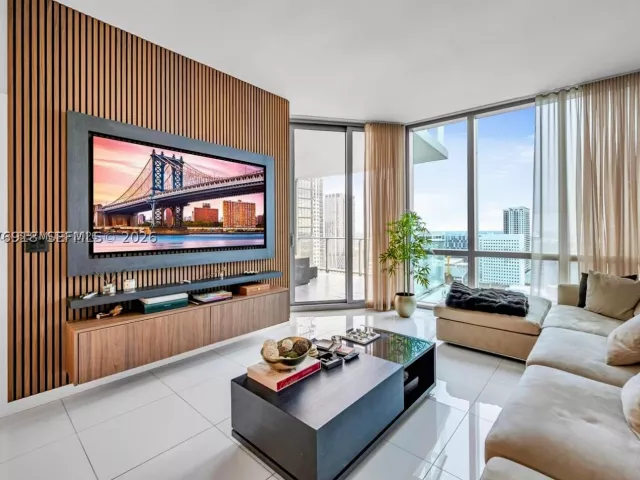 2-bedroom condo for rent in Miami - 851 NE 1st Ave 2408 - MondialRealty