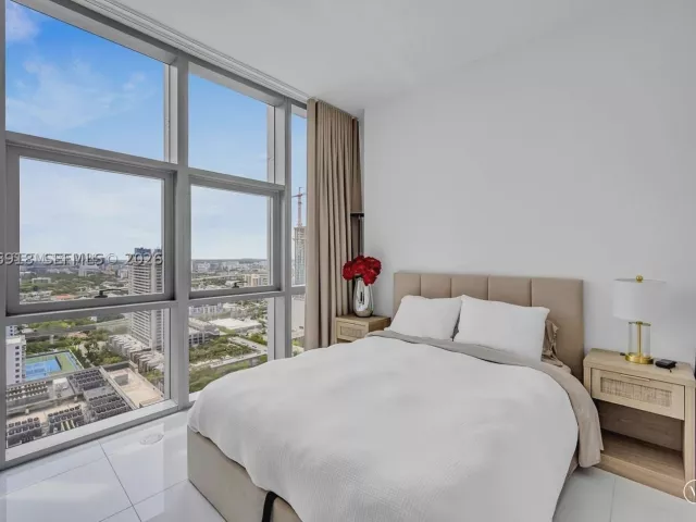 2-bedroom condo for rent in Miami - 851 NE 1st Ave 2408 - MondialRealty