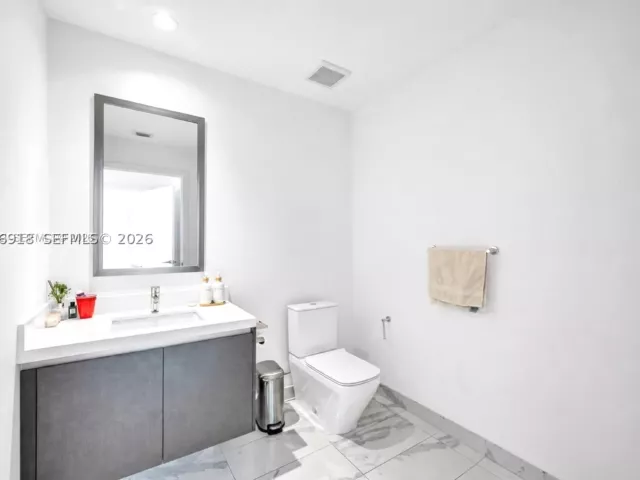 2-bedroom condo for rent in Miami - 851 NE 1st Ave 2408 - MondialRealty