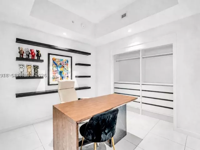 2-bedroom condo for rent in Miami - 851 NE 1st Ave 2408 - MondialRealty